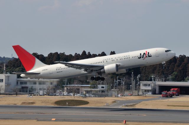 BOEING 767-300 (JA608J) - 2012/3/14
