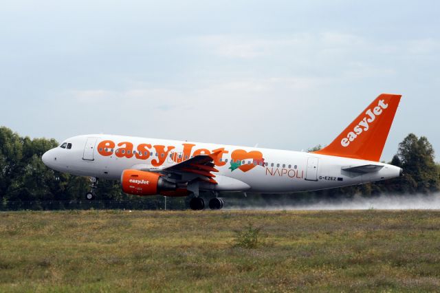 Airbus A319 (G-EZEZ)