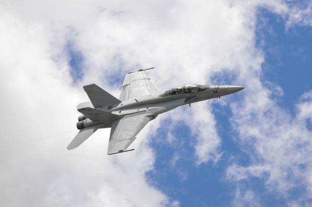 McDonnell Douglas FA-18 Hornet — - A close crop of an F-18 Hornet I took at the 2017 Dayton Vectren Airshow.br /br /Flickr: a rel=nofollow href=http://flic.kr/p/ZgRTTAhttps://flic.kr/p/ZgRTTA/a