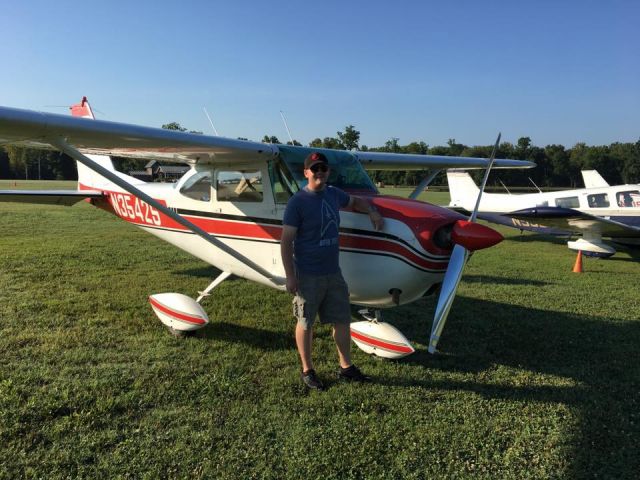 Cessna Skyhawk (N3542S) - First Turf Landing for this Pilot