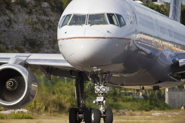 Boeing 757-200 (N13110)