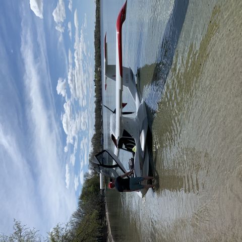 ICON A5 (N838BA)