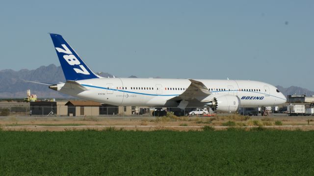 Boeing 787-8 (N787BX) - Aug 31,2010 at KNYL