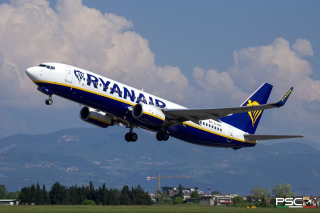 Boeing 737-800 (EI-EFK) - PSC Verona - Piti Spotter Club Verona