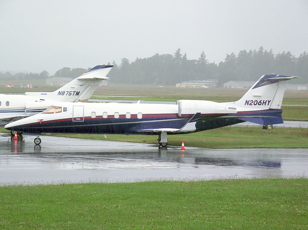 Learjet 60 (N206HY)