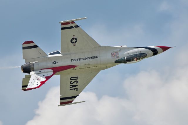 Lockheed F-16 Fighting Falcon — - 07-22-23 DAY Airshow