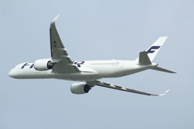 Airbus A350-900 (OH-LWM) - A Finnair A350-900 taking off from LHR on runway 27L.br /br /Location: Heathrow T5 Planespotting Point.br /Date: 12.10.22 (dd/mm/yy).