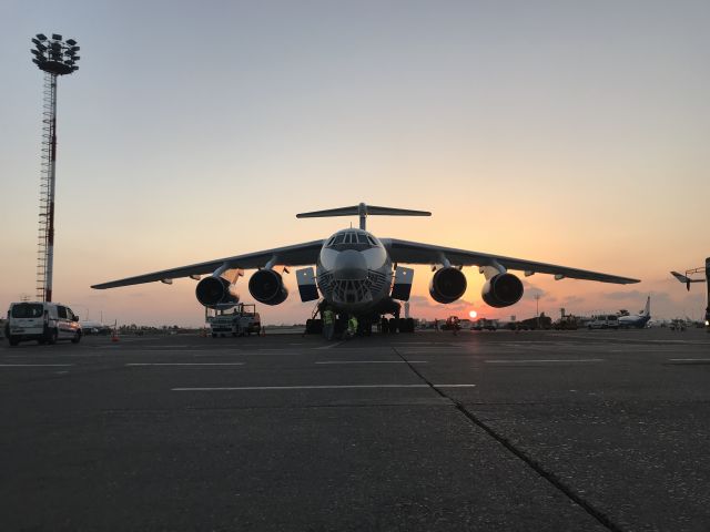 Ilyushin Il-76 (4KAZ101) - Just a nice sunset 