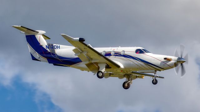 Pilatus PC-12 (N12DH)