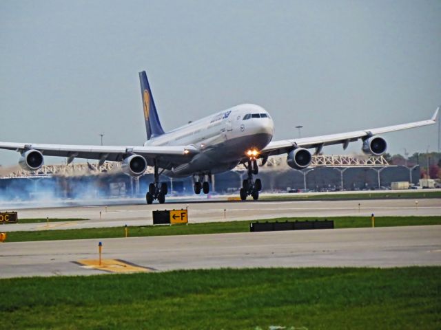 Airbus A340-300 (D-AIGW)