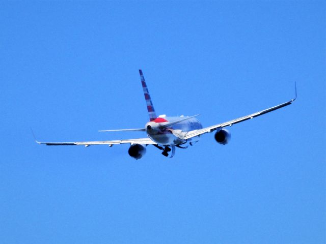 Boeing 757-200 (N198AA)