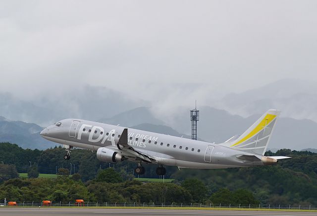 Embraer 175 (JA10FJ) - I took this picture on Sep 27, 2018.br /JH133/27 FSZ-KOJ