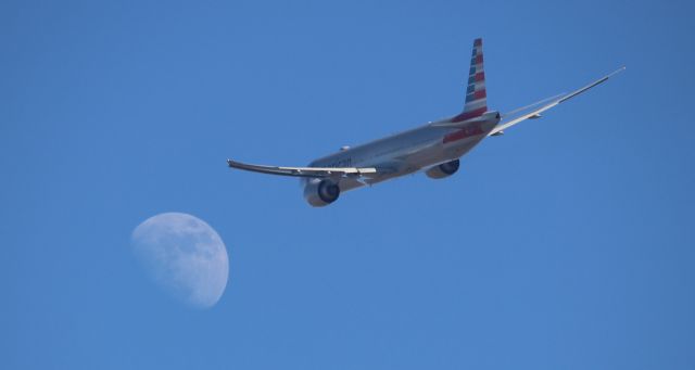 Boeing 777-200 (N735AT) - Fly me to the moon