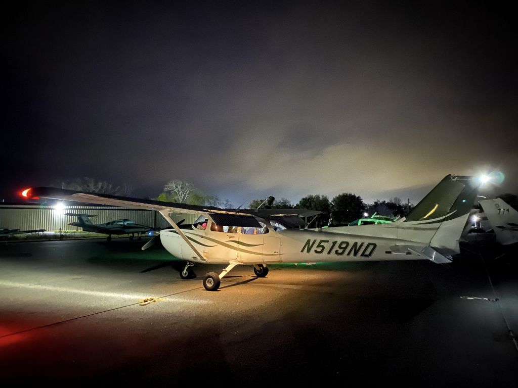 Cessna Skyhawk (N519ND)
