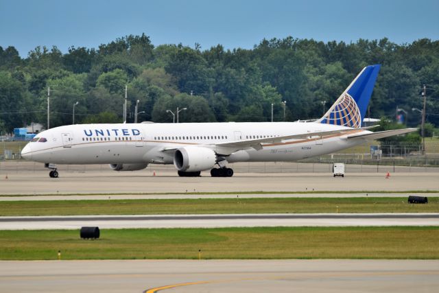 Boeing 787-9 Dreamliner (N27964) - One of two UA B-787 weather diversion from ORD on 07-23-22.