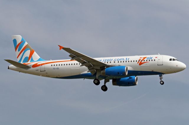 Airbus A320 (TC-IZL)