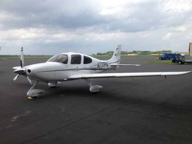 Cirrus SR-22 (N717PG)