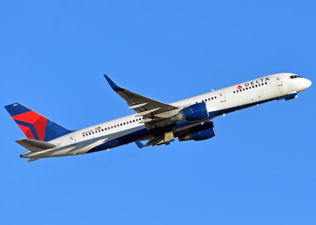 Boeing 757-200 (N664DN)