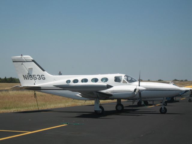 Cessna 421 (N1953G)