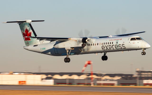 de Havilland Dash 8-400 (C-GGMQ)