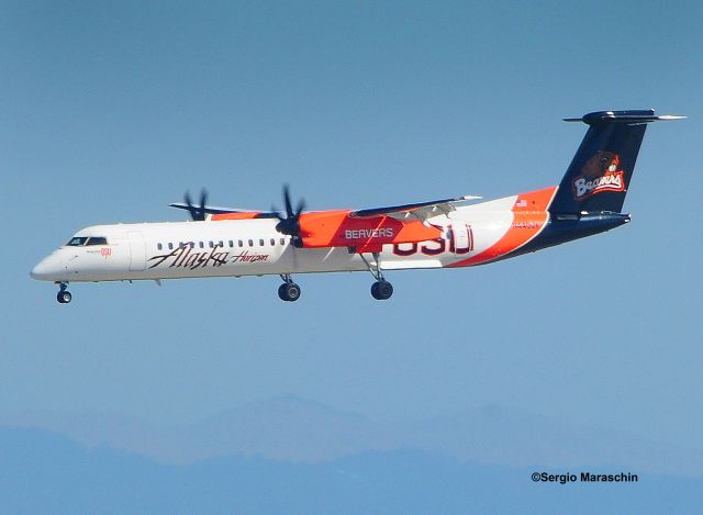 de Havilland Dash 8-400 (N440QX) - Alaska/Horizon Air on a slow approach to 28LR at SFO