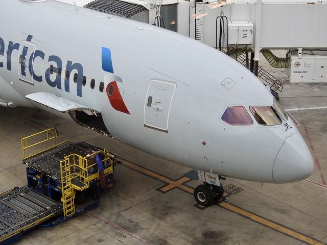 Boeing 787-8 (N879BH)