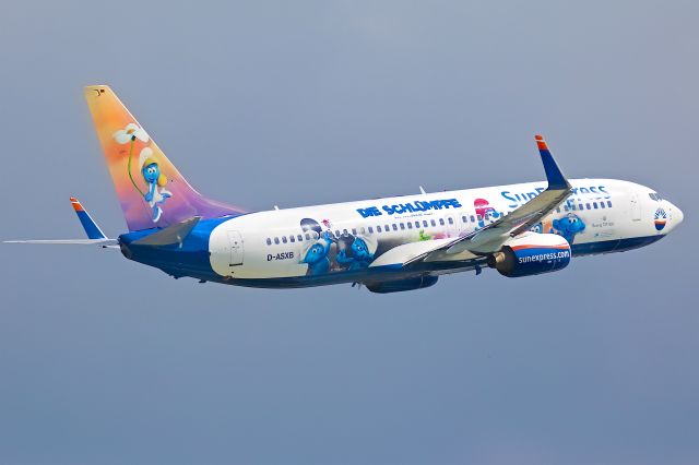 Boeing 737-700 (D-ASXB)