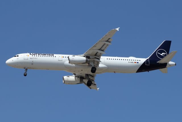 Airbus A321 (D-AIDE) - 22/08/2021: The daily flight from Frankfurt upon landing on runway 30.