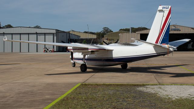 Aero Commander 500 (VH-UJI)