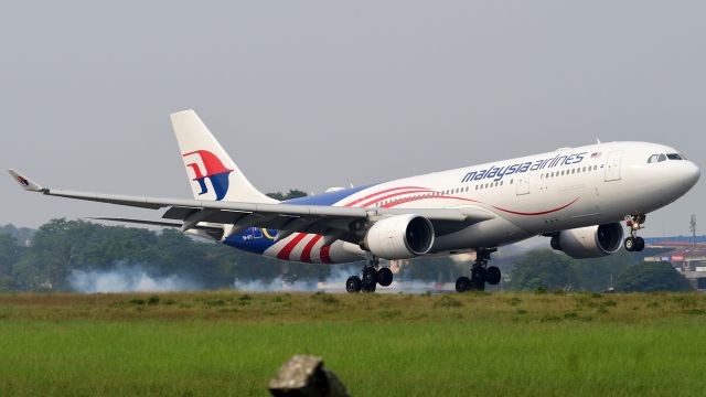 Airbus A330-200 (9M-MTY)