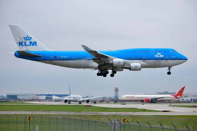 Boeing 747-400 (PH-BFG)