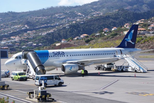 Airbus A320 (CS-TKP) - SATA International A320-214 cn2011