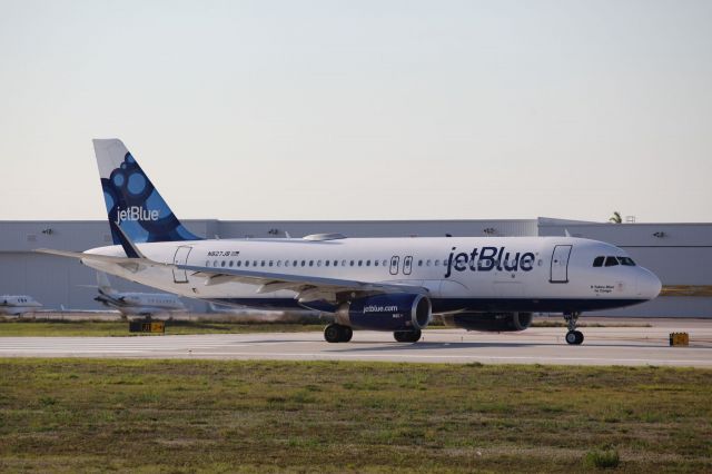 Airbus A320 (N827JB) - 04/28/18 6:14