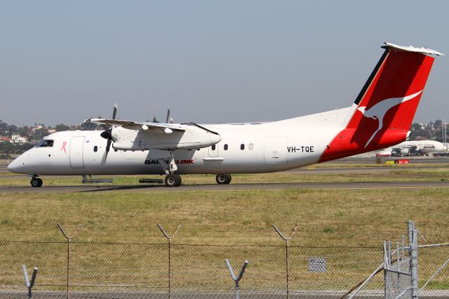 de Havilland Dash 8-300 (VH-TQE)