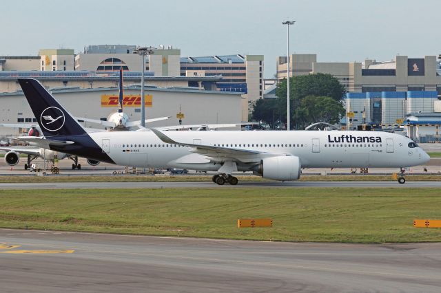 Airbus A350-900 (D-AIXE)