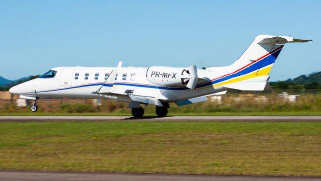 Learjet 40 (PP-MFX)