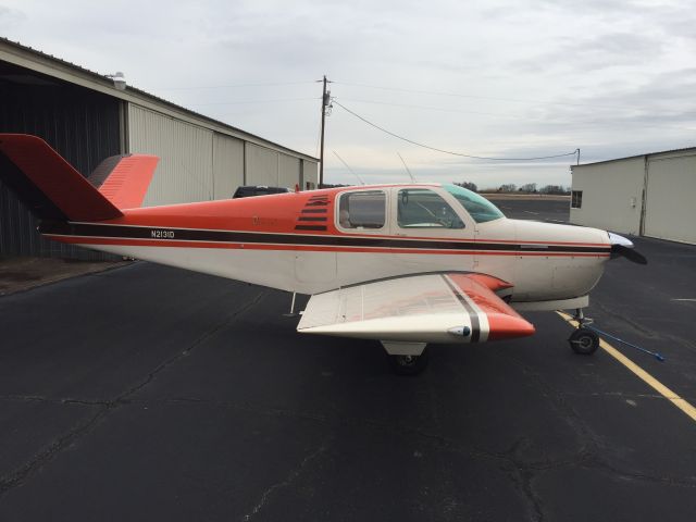 Beechcraft 35 Bonanza (N2131D)