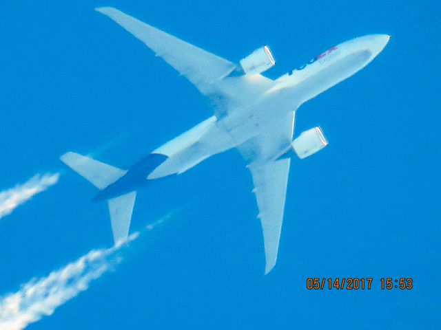 BOEING 777-200LR (N853FD)