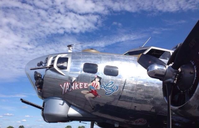 Boeing B-17 Flying Fortress (N3193G)