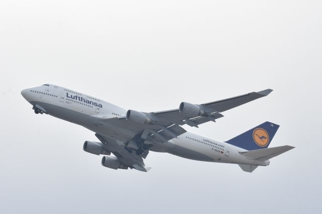 Boeing 747-400 (D-ABVW)