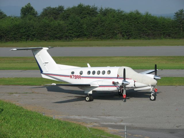 Beechcraft Super King Air 200 (N79RR) - All buttoned up.