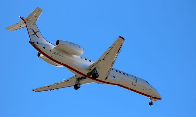 Embraer ERJ-135 (N252JX) - On Final to 30L  09-18-16