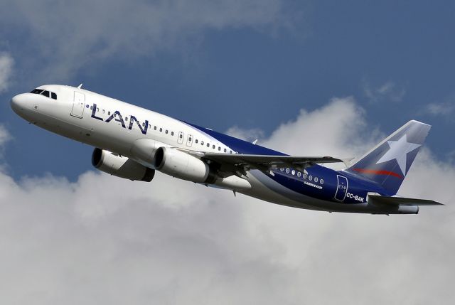 Airbus A320 (CC-BAK)