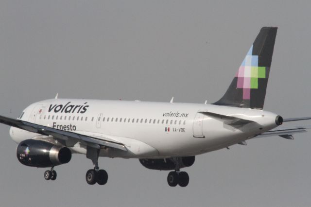 Airbus A319 (XA-VOE)