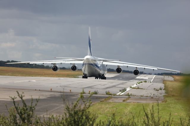 Antonov An-124 Ruslan (RA-82081) - LANDING NANTES LE 15-06-2016