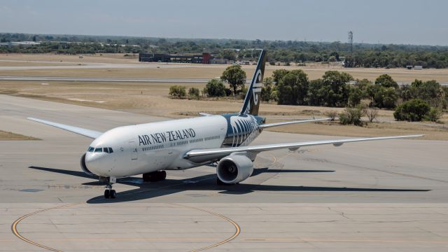 Boeing 777-200 (ZK-OKC) - Boeing 777-200 Air New Zealand ZK-OKC YPPH 080219.