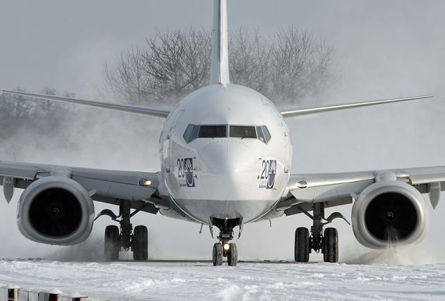 Boeing 737-700 (TC-SNG) - Snow intake