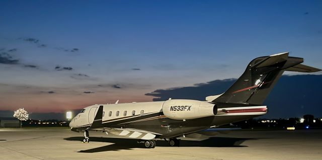 Bombardier Challenger 300 (N533FX) - N533FX enjoying some Independence Day fireworks. Happy 4th!br /br /This aircraft is a 2007 Bombardier Challenger 300, S/N 20160, operated by Flexjet. 7/4/22.