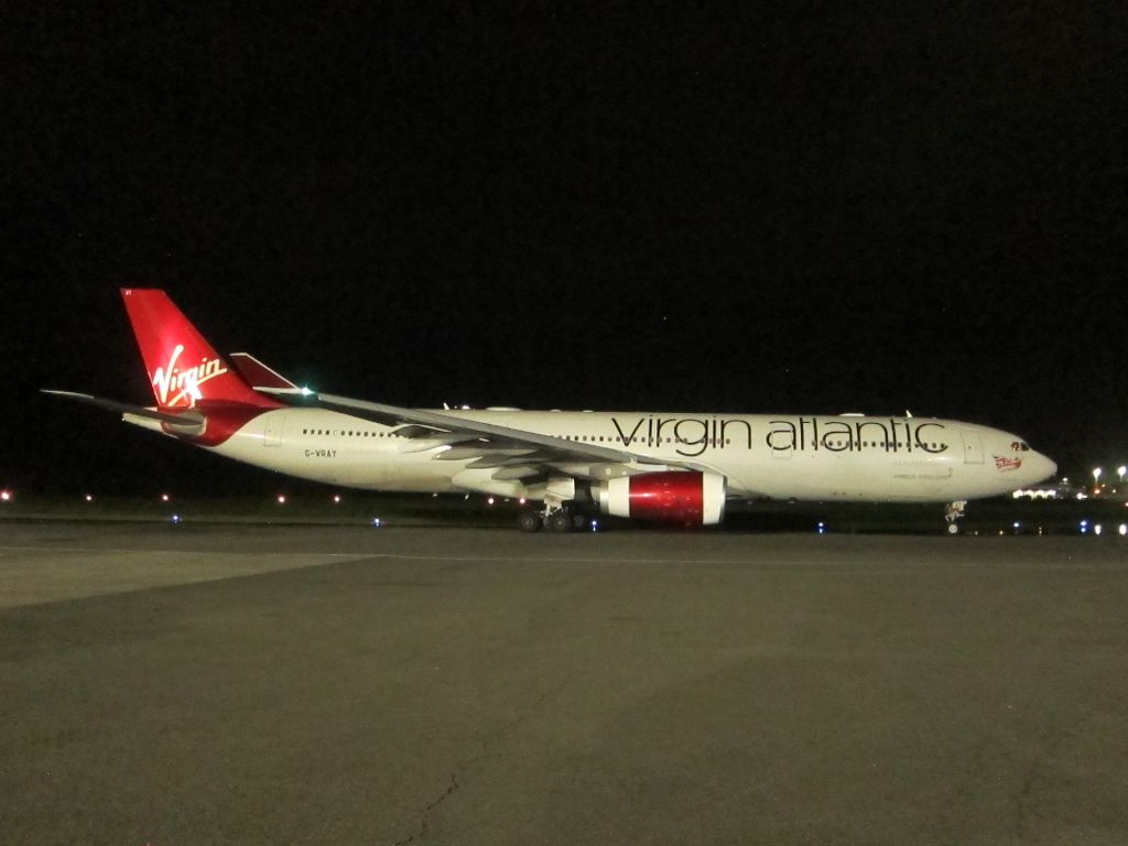 Airbus A330-300 (G-VRAY)