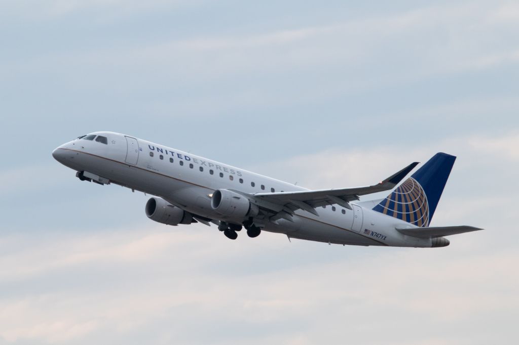 Embraer 175 (N747YX) - 2020-06-02br /RPA3496 KEWR-KRDU